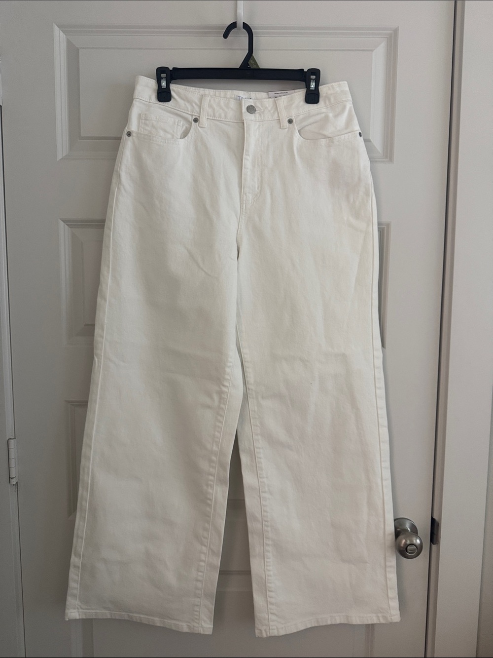 Time and Tru White Wide-Leg Jeans
